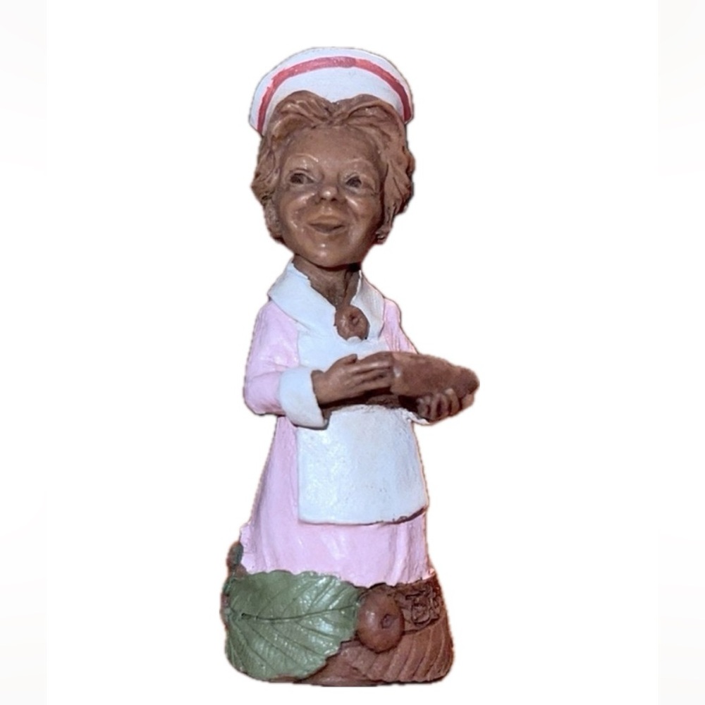 CHARMERS MINI GNOME - TLC by Tom Clark Resin Nurse Figure #10022 mini Charmer 3”